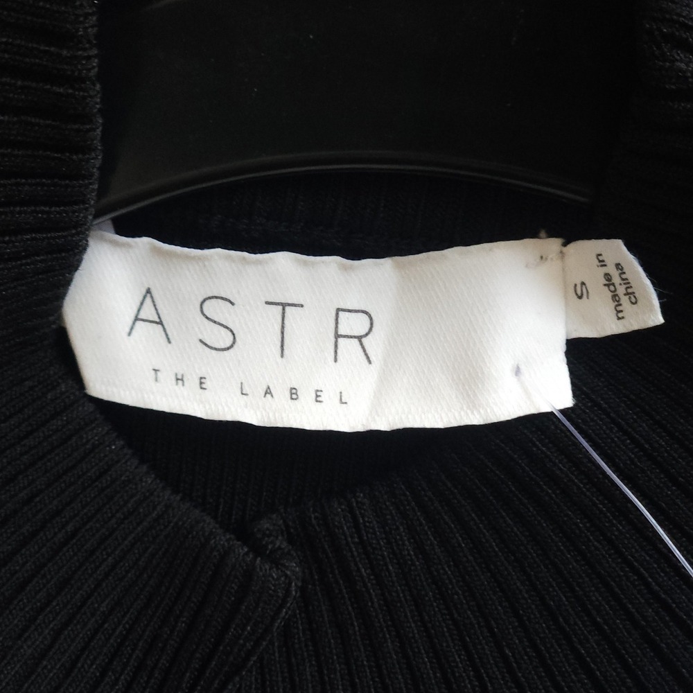 ASTR The Label Black Long Sleeve Lace Up Mock Neck Crop Sweater NWT - Picture 8 of 9